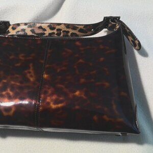 NWOT Stuart Weitzman purse w bag.